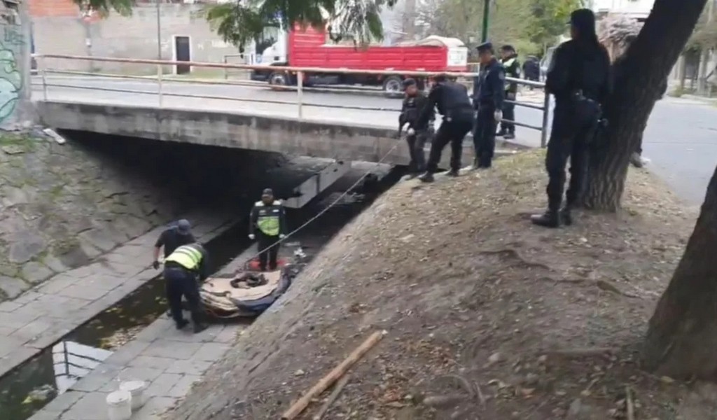 La policía sigue deteniendo y desalojando delincuentes que usaban el canal de la Esteco como refugio