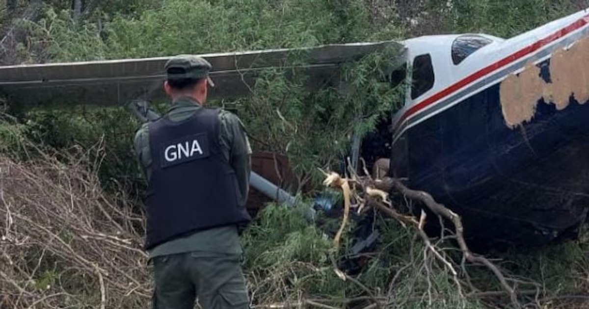 ¡Narcoavión boliviano cayó en Salta! La avioneta estrellada en Rosario de la Frontera llevaba cocaína