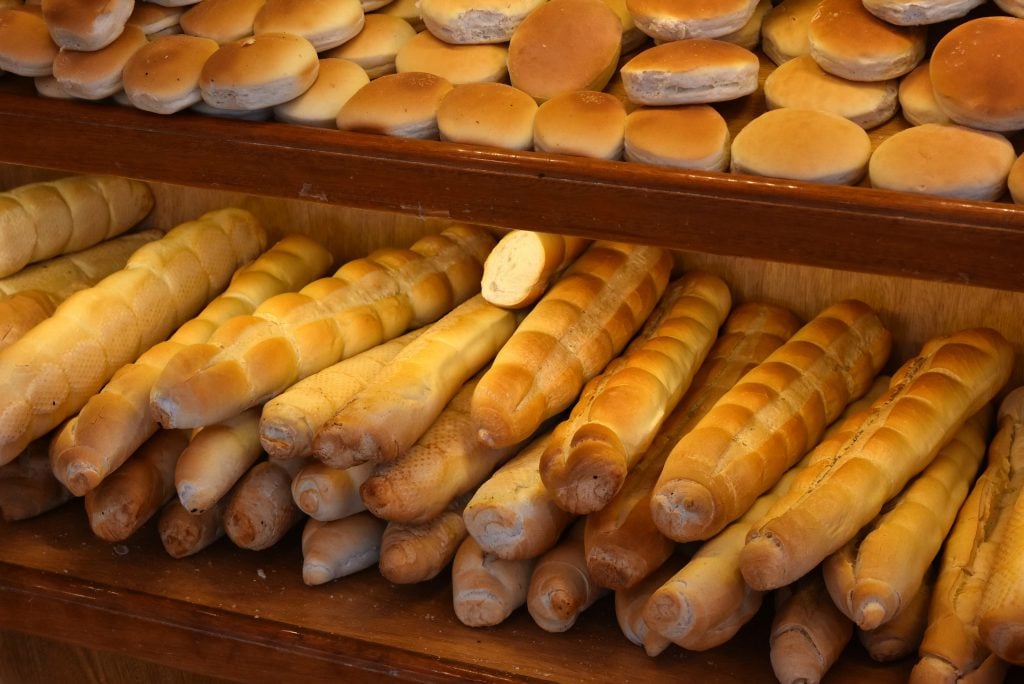 Por la crisis las panaderías salteñas reducen de 8 a 6 horas la jornada laboral