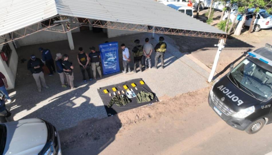 Detienen a 3 salteños, entre ellos un comandante de Gendarmería nacional, con 3 kg de cocaína