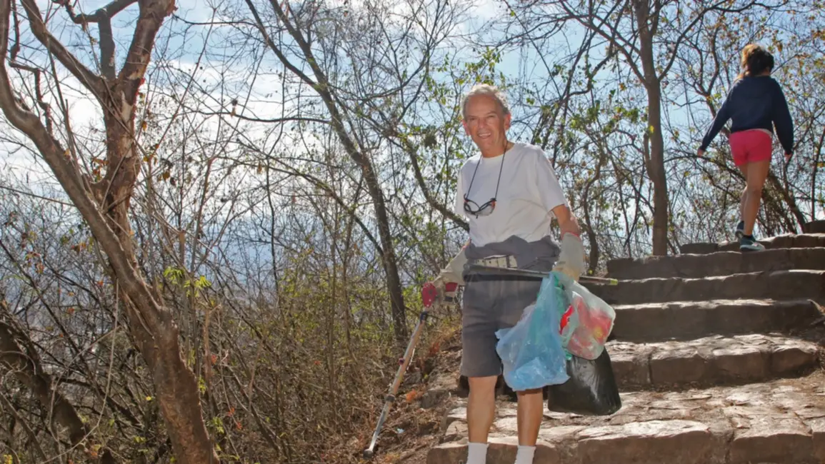 Falleció Jorge Renta, el hombre que limpiaba todos los días el cerro San Bernardo