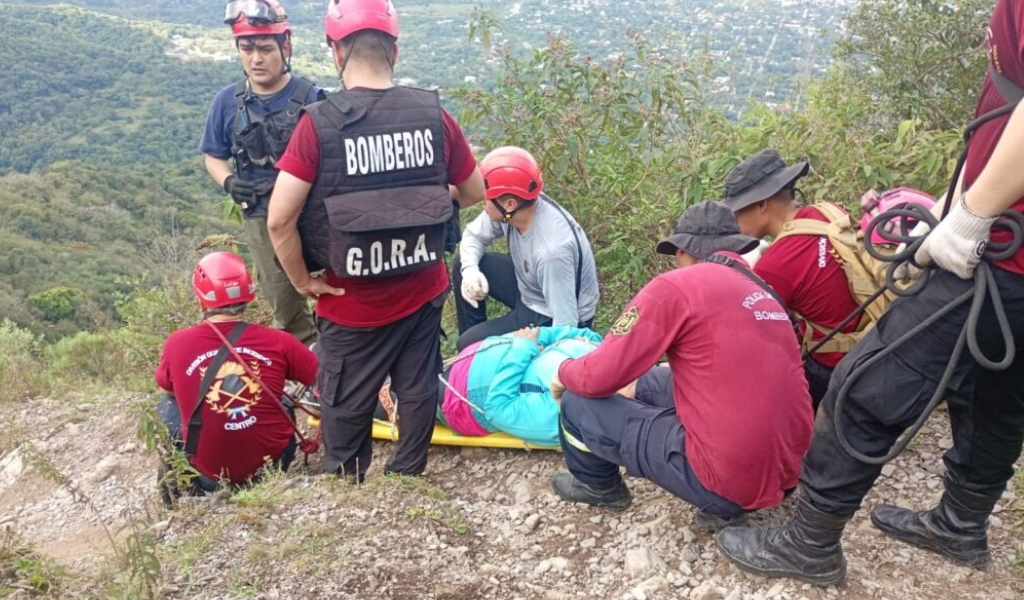 Salta: Exitoso rescate de una senderista de 50 años en el Cerro Elefante
