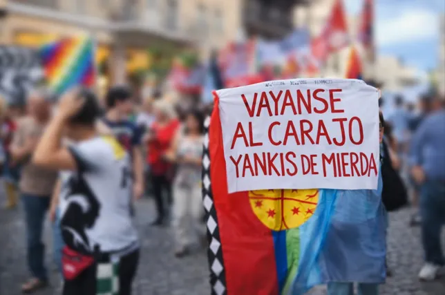 En Salta agrupaciones políticas marcharon en apoyo a Nicolás Maduro