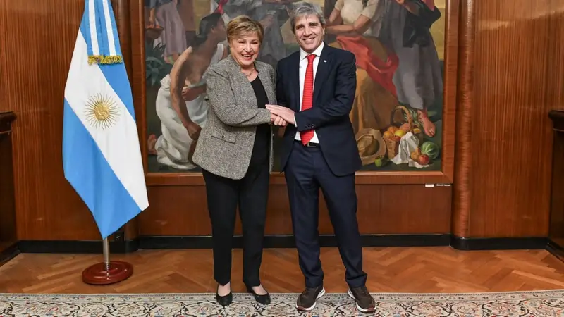 Lo que dejó la visita de la directora del FMI a la Argentina: Pagar, obedecer y seguir debiendo