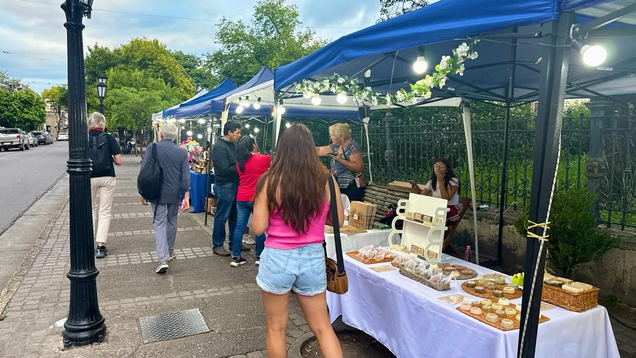 La Feria Artesanal Balcarce relanza su espacio y convoca a nuevos artistas y artesanos