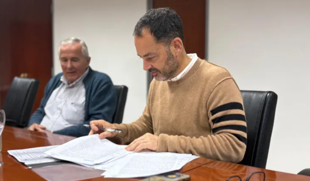 El municipio firmó el primer convenio por plusvalía para una obra vial en zona sur