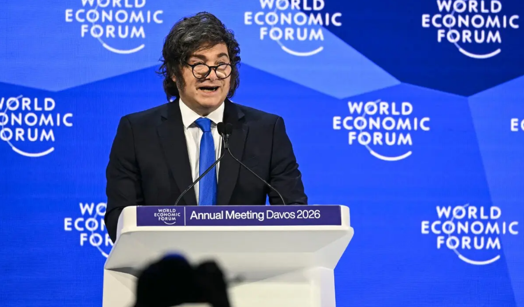 El prestigioso sitio Chequeado calificó entre "engañoso y exagerado" el discurso de Milei en Davos