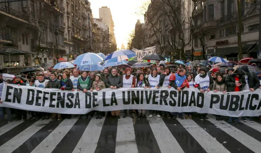 Las universidades nacionales rechazan la nueva ley de financiamiento que impulsa el Gobierno de Milei
