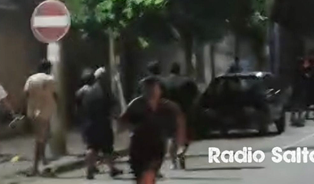 Una noche de diversión que terminó de la peor manera: Suspendieron el corso de Villa Mónica por peleas entre bandas