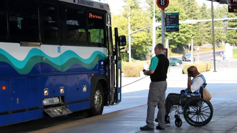 Por los recortes de Nación a los transporte quitan los subsidios a pasajes en micro para personas con discapacidad