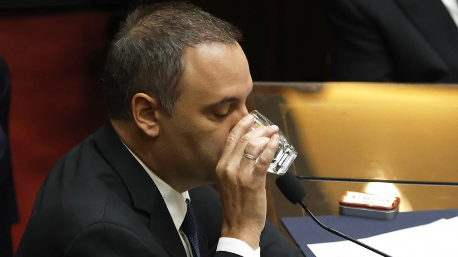 Adorni demora la declaración jurada porque teme que le aparezca otro "constructor" con gastos siderales