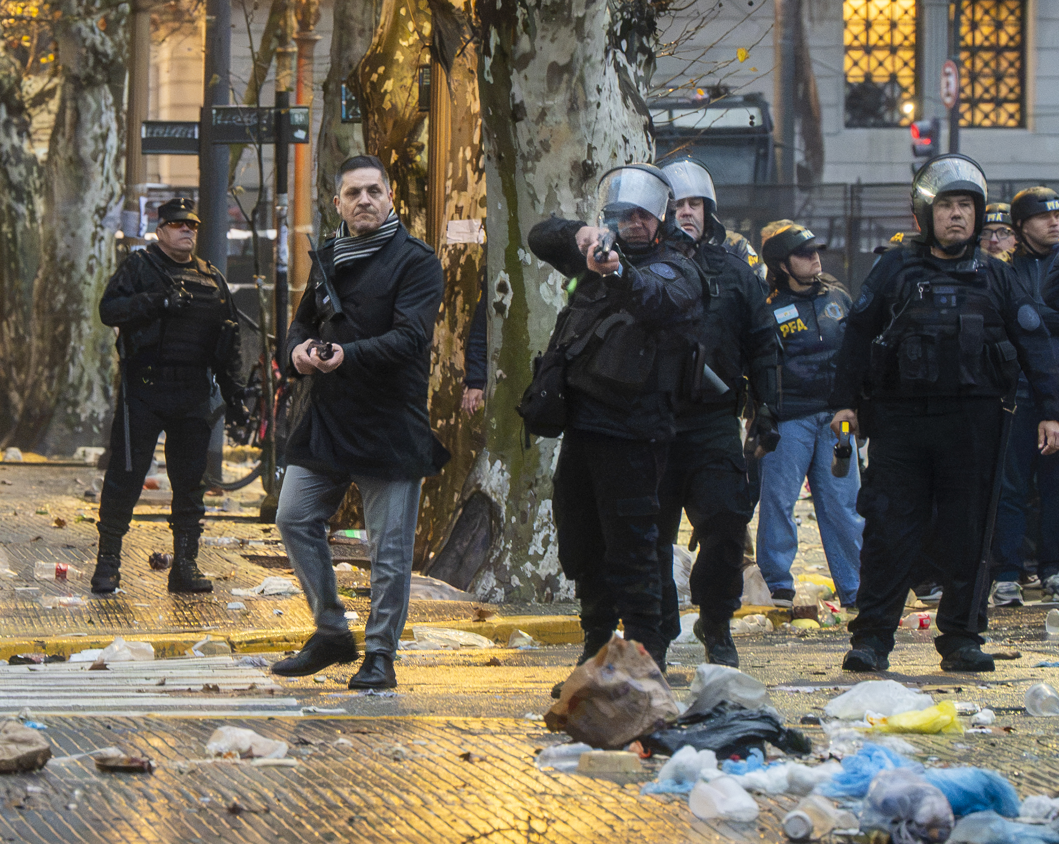 Monteoliva defendió al policía de civil que disparó en la marcha: "Era una escopeta de estruendo, lo único que hace es ruido"
