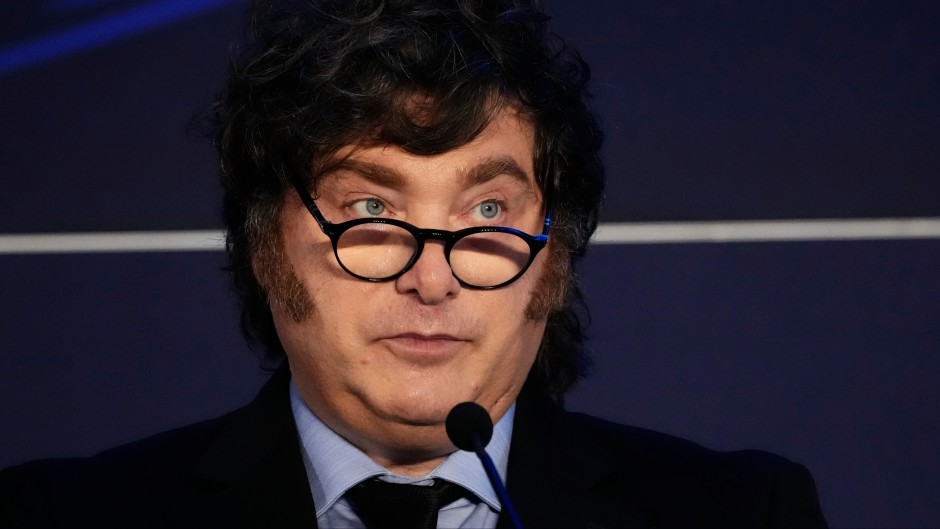 Encuesta: Un 57% quiere un cambio total de la política económica y Bullrich mide más que Milei