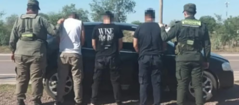 Detuvieron a efectivos de seguridad que realizaban controles truchos a tours de compras que provenían de Salta