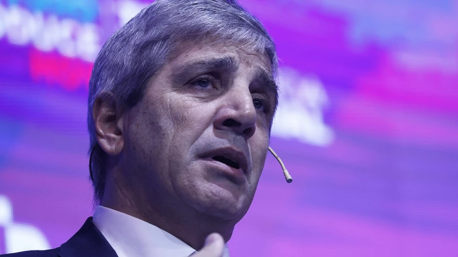 Fallido regreso a los mercados: Toto Caputo consiguió apenas USD 910 millones y tuvo que pagar una tasa mucho más alta