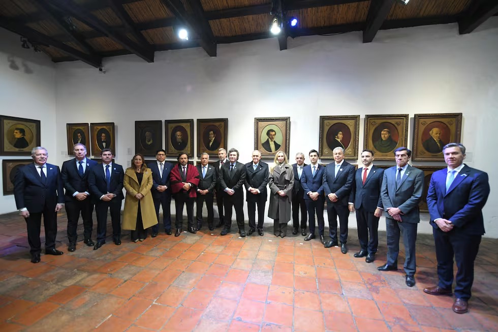 Milei en Tucumán: Se comparó con los patriotas de 1816 y pidió una “renovación de votos” con los gobernadores