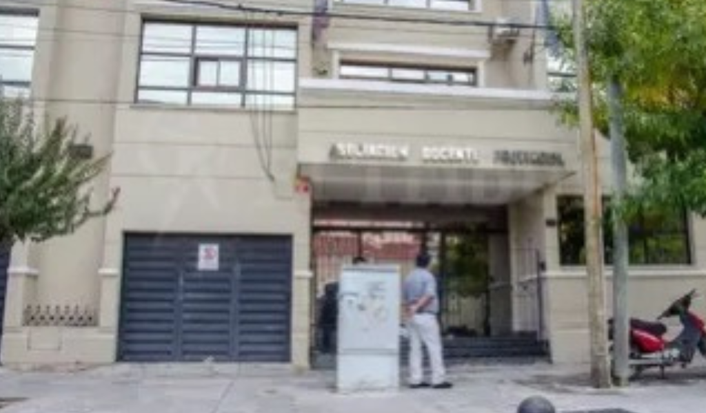 Mazzone advirtió que los pedidos de ayuda económica de los docentes salteños al gremio ADP aumentaron hasta un 300%