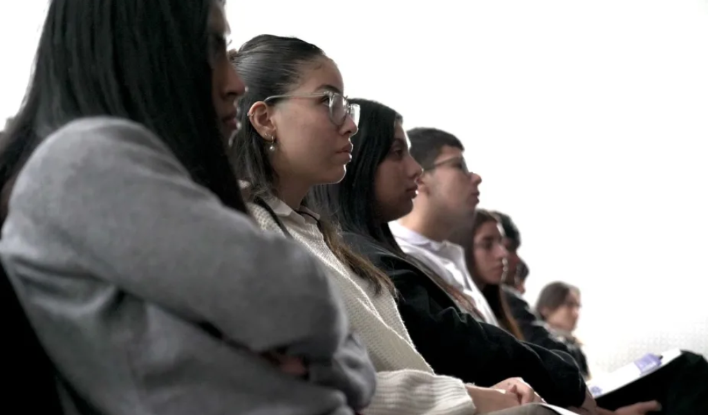Comenzá el año aprendiendo un oficio: nuevas capacitaciones gratuitas en los CICs de Solidaridad, Santa Cecilia, Gauchito Gil y San Benito