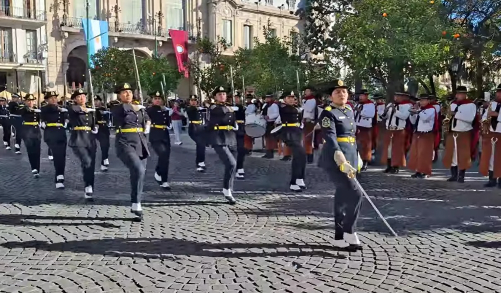 La ciudad de Salta conmemoró el 210° aniversario de la Declaración de la Independencia Argentina