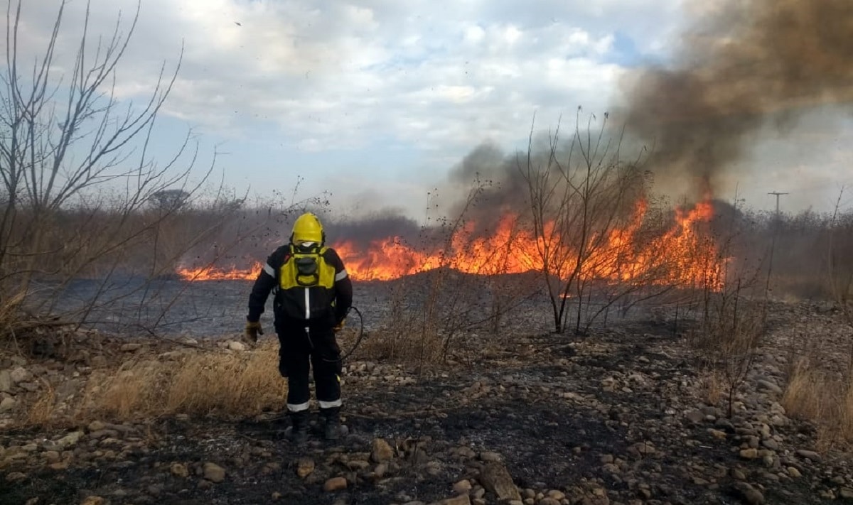 El alerta extrema por incendios en la Ciudad de Salta se prolongará hasta el final de la semana
