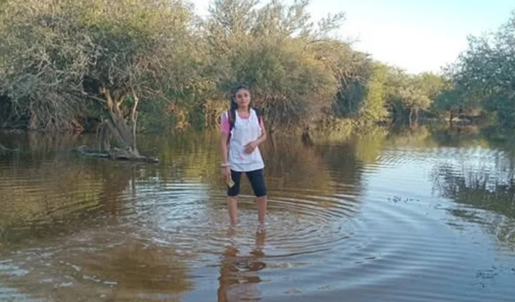 Por la crecida del rio Bermejo y con las escuelas inundadas, Educación implementa clases virtuales