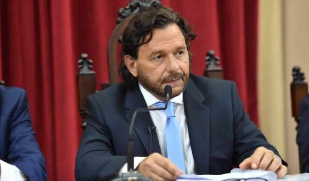 Gustavo Sáenz evalúa reducir los ministerios, secretarías  y reestructurar el gabinete