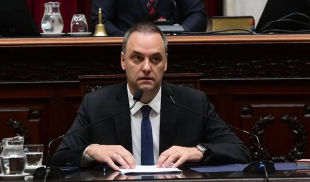 El contratista que refaccionó la casa de Adorni declaró que el funcionario le pagó 245.000 dólares en efectivo