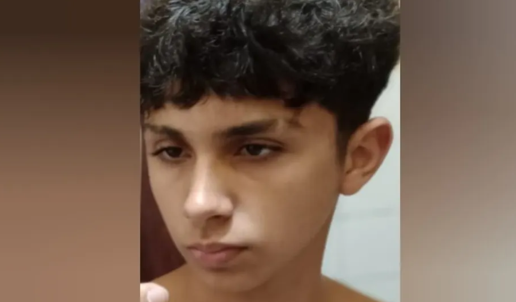 Buscan en Salta a Lautaro Santino de 16 años quien desde el 4 de octubre se ausenta de su hogar en barrio Los Ceibos