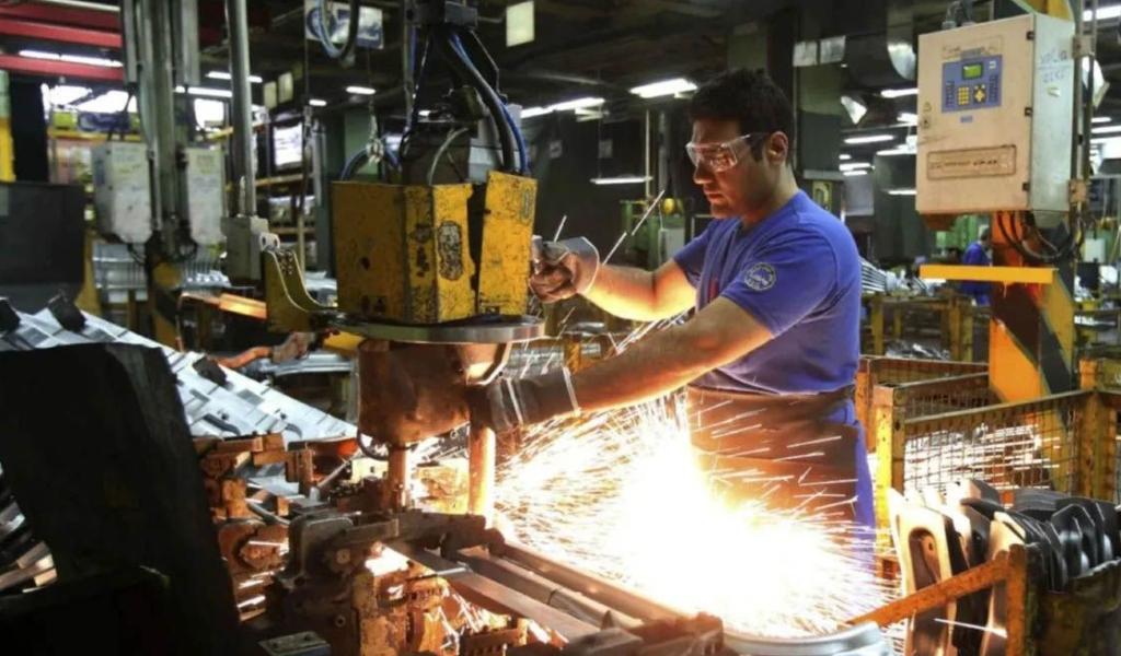 Desde que asumió Javier Milei casi 300 mil personas que trabajaban en el sector privado pidieron el seguro de desempleo