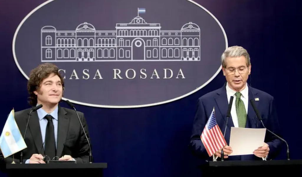 Estados Unidos asume el control económico del gobierno de Milei. "El país se queda sin capacidad de negociación"