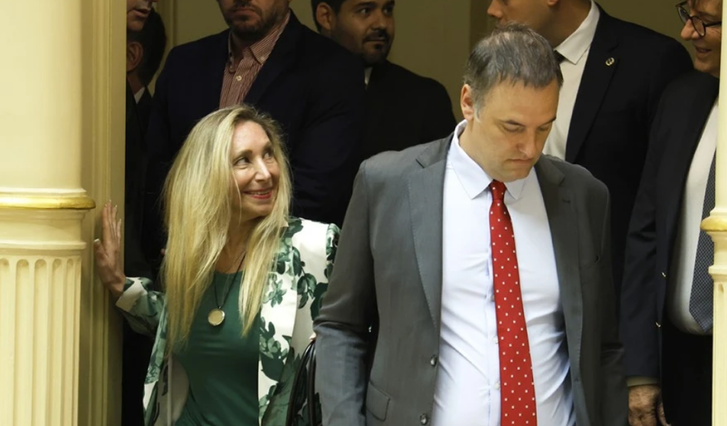 "Quería los placeres de la Casta" : Ahora investigan un viaje de Manuel Adorni al Caribe