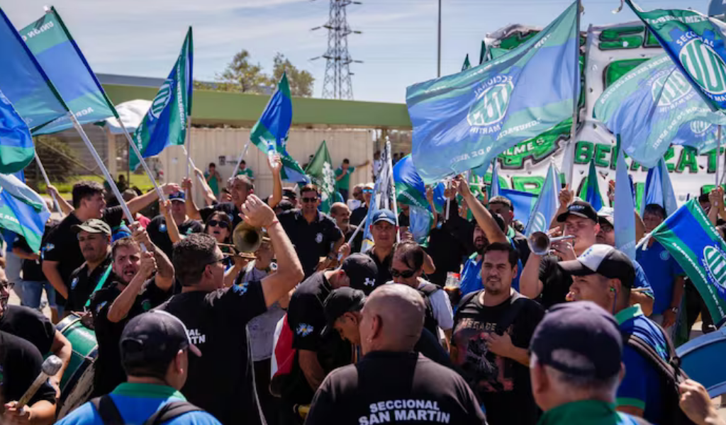 El salario sigue perdiendo: Mientras impulsa la reforma laboral, el Gobierno insiste en ponerle un tope de 2% a las paritarias hasta marzo