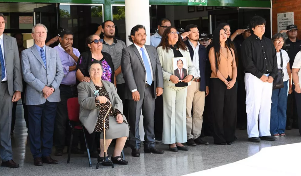 Con la presencia de Sáenz se rindió homenaje a la trayectoria del Comisario Vicente Cordeyro