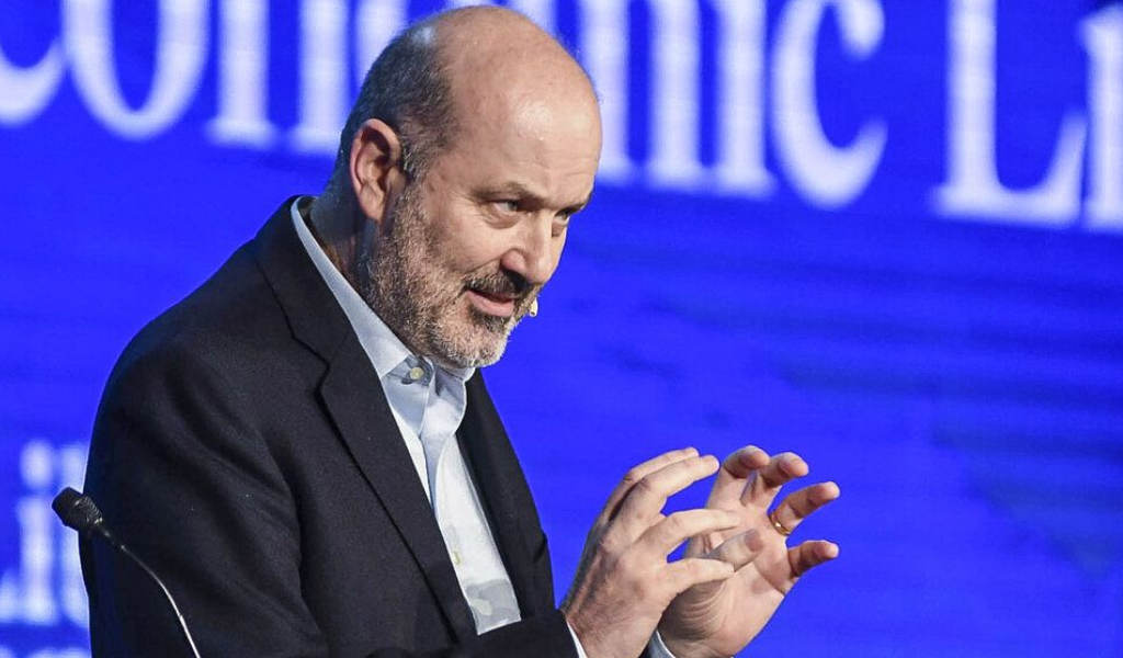 Cancillería confirmó que pagará 114 millones de pesos a la academia de la esposa de Sturzenegger para que enseñe inglés