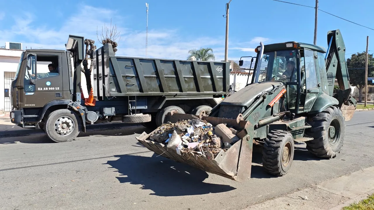 Ya se retiraron más de 2 mil toneladas en operativos de descacharrado en diferentes barrios de la ciudad de Salta