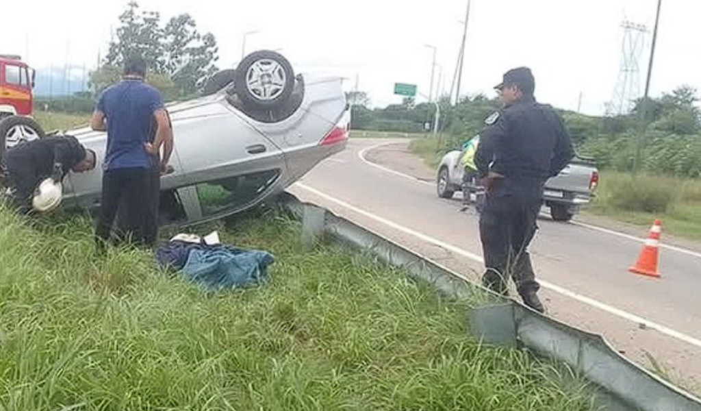 Cerca de General Güemes Un menor de 17 años murió  tras el vuelco de un vehículo