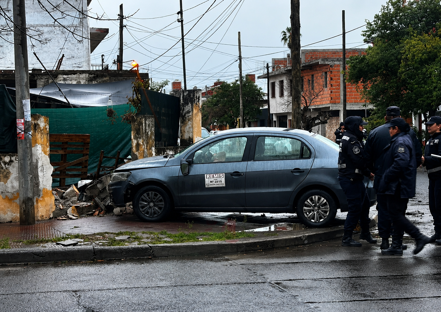 Peligro al volante: Circulaba con 1,92 de alcohol, llevaba un pasajero y terminó chocando en el macrocentro salteño