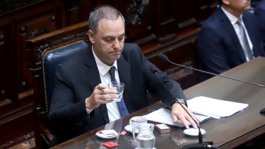 La Justicia prohibió la salida del país del exjefe de gabinete Manuel Adorni