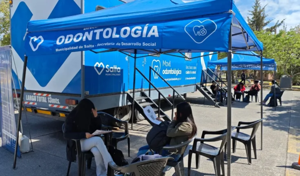 El Móvil Odontológico de la Muni  estuvo en la UNSa y atendió a más de 100 estudiantes