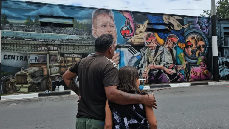 Tremendo mural sobre calle Necochea y 25 de Mayo refleja la pasión por Central Norte: ¡Mide 125 metros cuadrados!