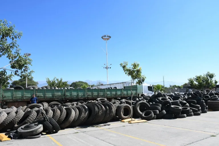 Cifra impactante de El Neumatón: El municipio de  Salta, a un paso de sacar de las calles 1.900 toneladas de neumáticos en desuso