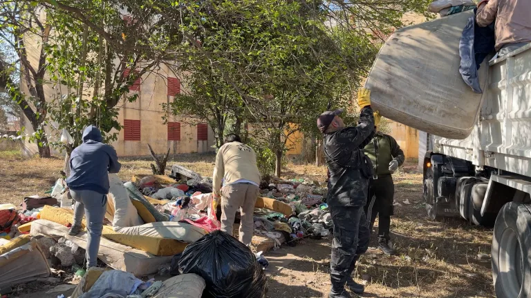 Operativo en barrio Santa Lucía: Desalojan una ocupación ilegal y recuperan un espacio público cerca del ingreso a Progreso
