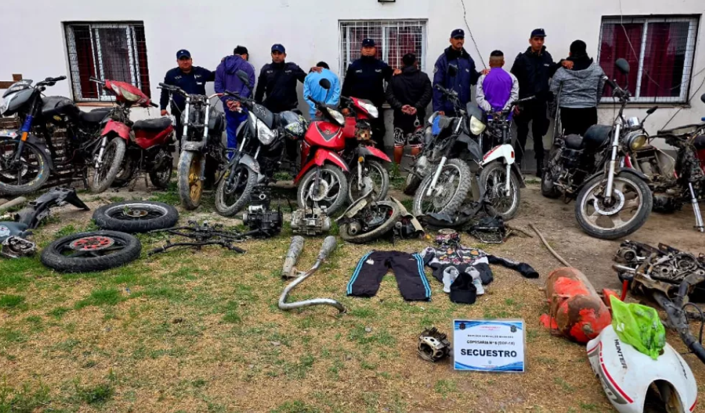 Desarticularon una banda de motochorros en la ciudad de Salta: Allanaron casas en barrios Solidaridad, Primera Junta, La Paz, San Justo y Santa Mónica