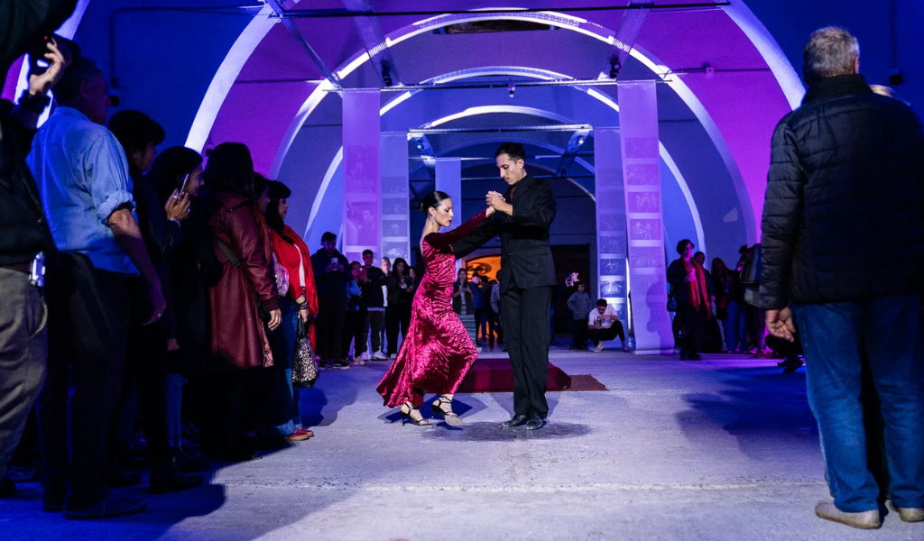 Con música en vivo, danza, artes visuales y plásticas, el Distrito Dino Saluzzi vibró con “Expresa Arte” en una noche cultural única