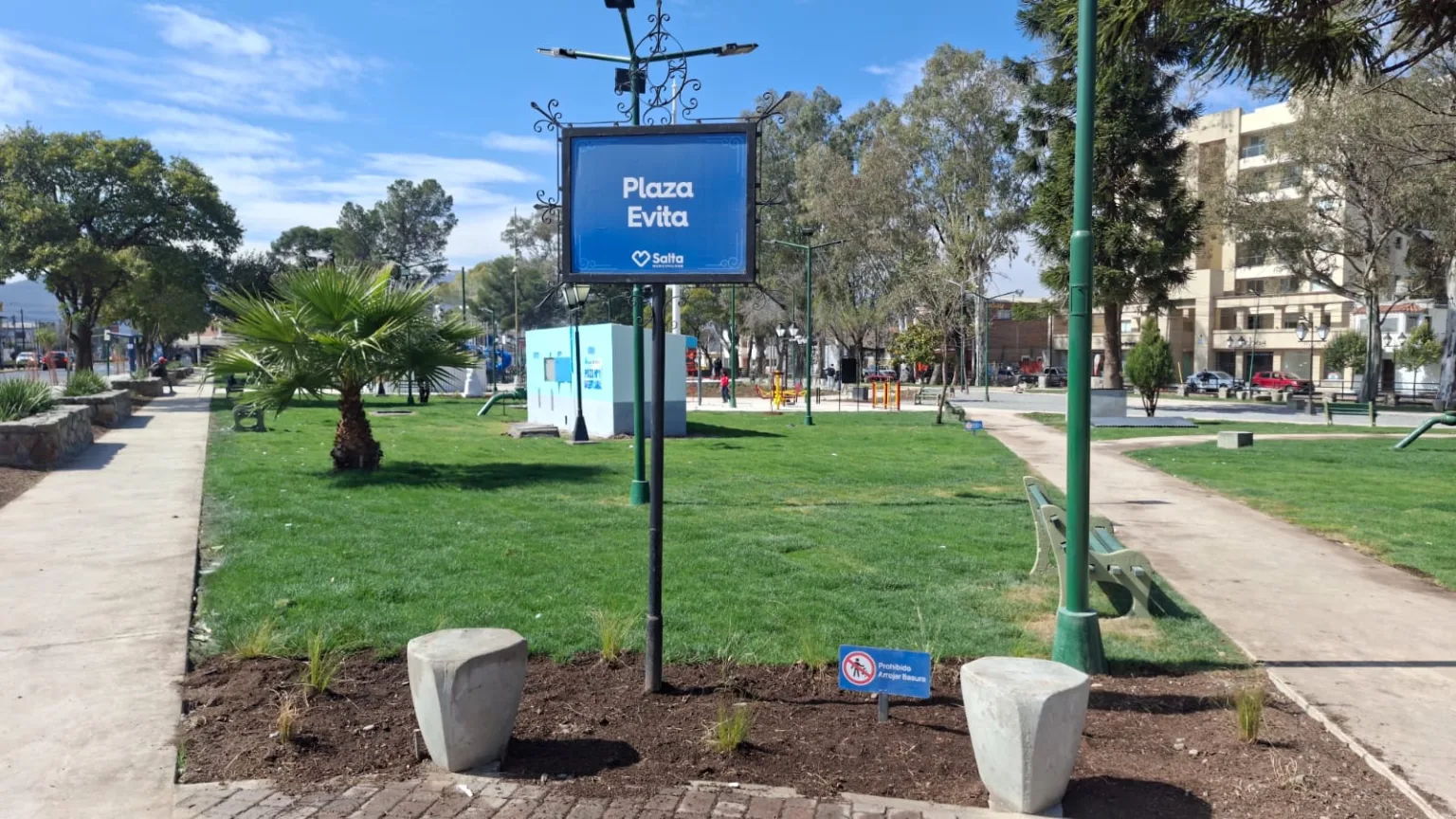 Para cuidar los espacios públicos vuelven los placeros a las plazas de la ciudad de Salta