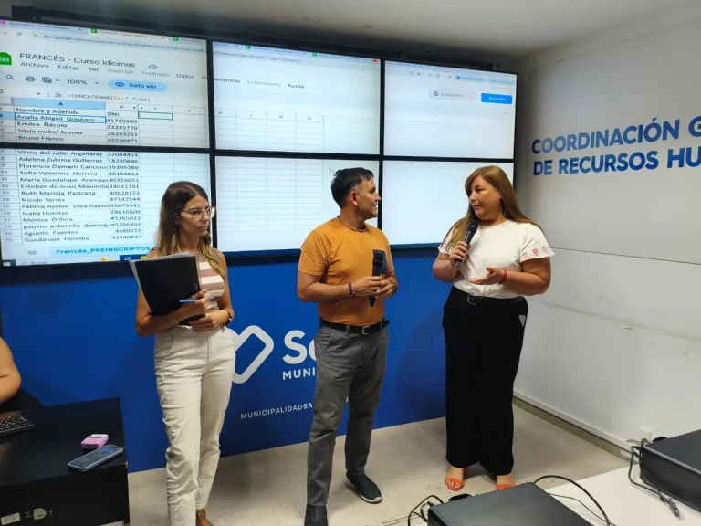 Frente a la tremenda convocatoria la Municipalidad distribuyó las 800 becas para estudiar idiomas mediante un sorteo