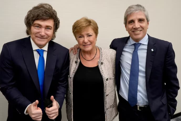 Milei ante el peor escenario: El mercado confirma recesión e inflación estancada hasta fin de año