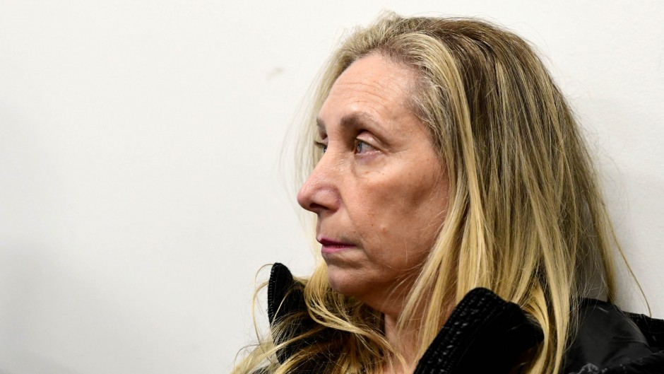 En La Plata venden el libro de Karina con un descuento del 3%