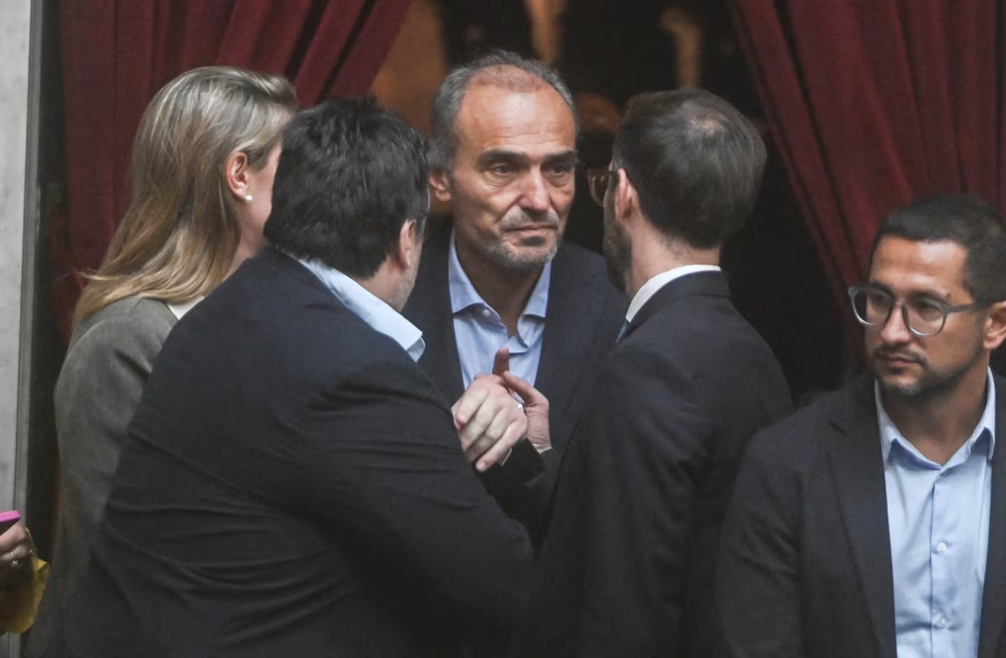 Mientras el escándalo de las coimas crece el Gobierno busca  blindar  a “Lule” Menem