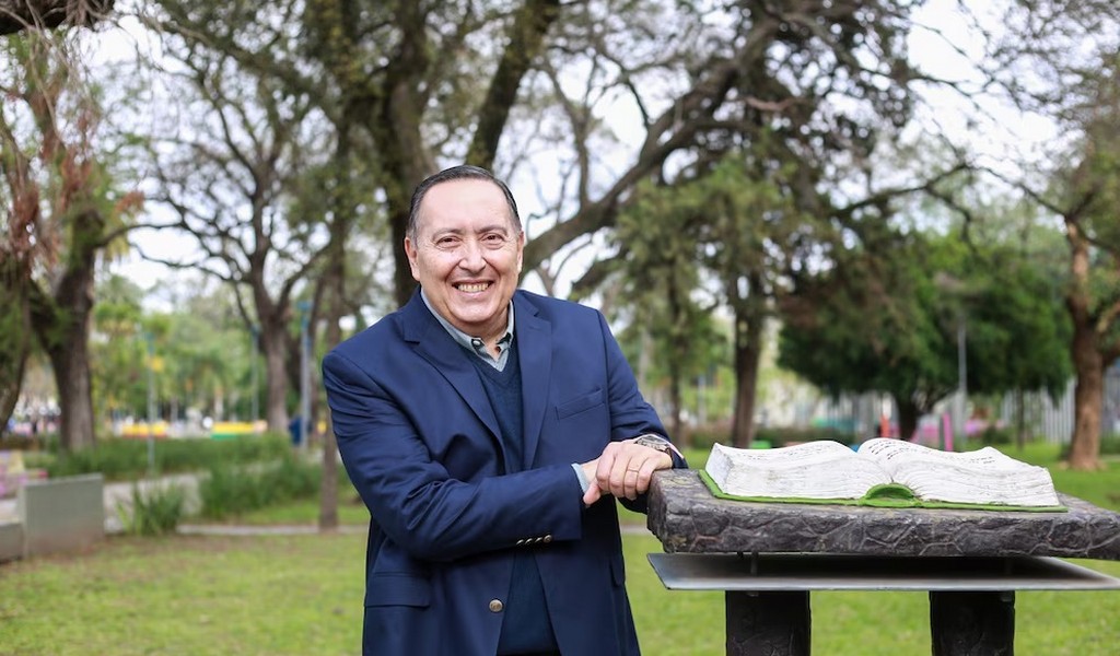 Otros “milagro” del pastor chaqueño que investiga la Justicia: dice haber transformado un anillo de plástico por uno de diamantes
